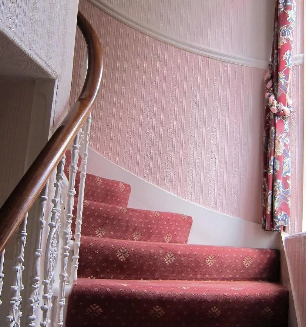 The Jays Guest House Aberdeen 4*,