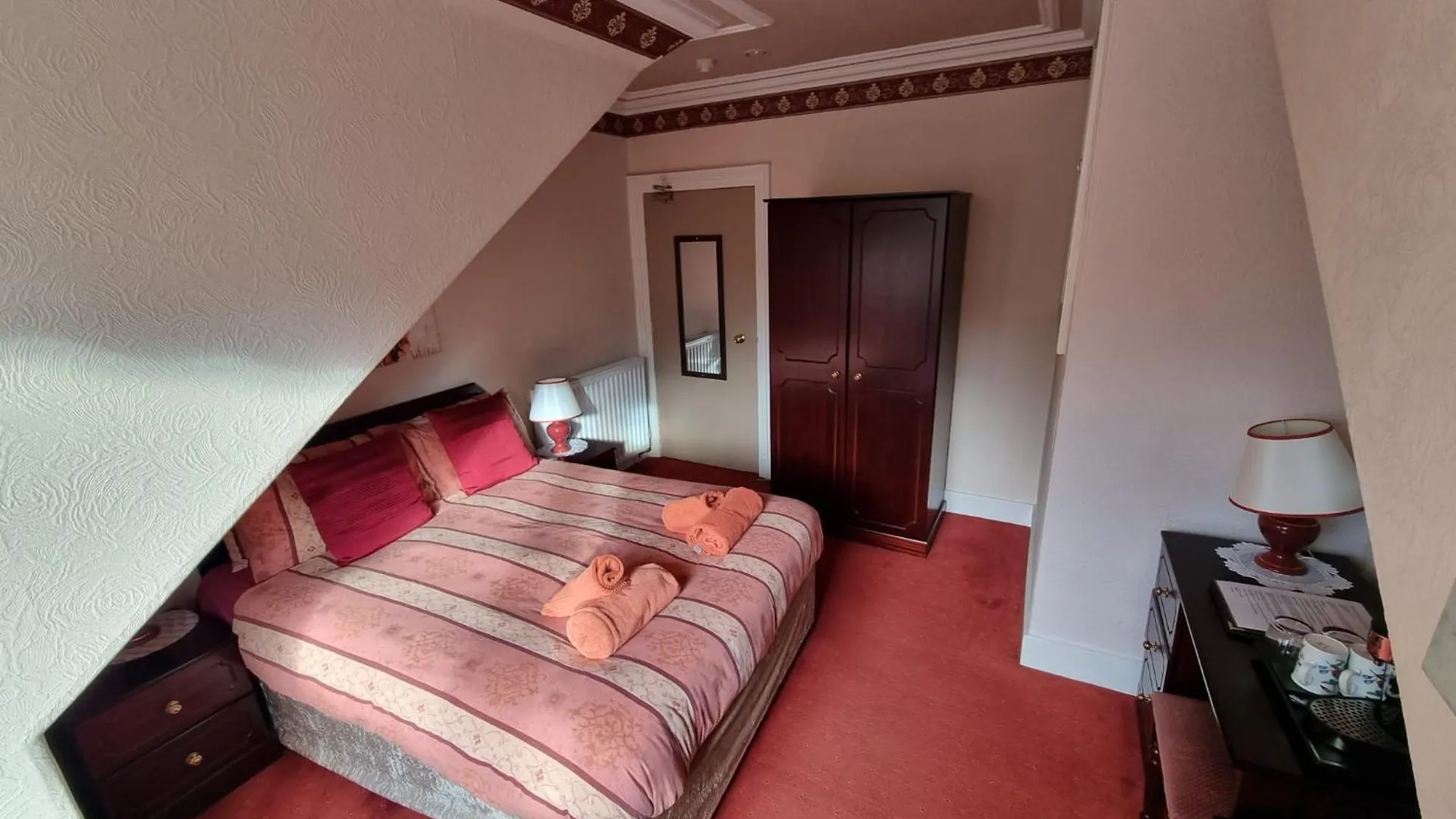 The Jays Guest House Aberdeen